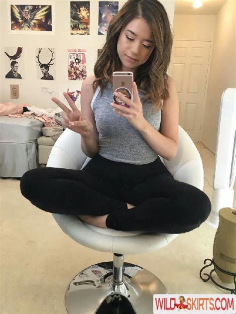 pokimane masturbating|PokimanePics .